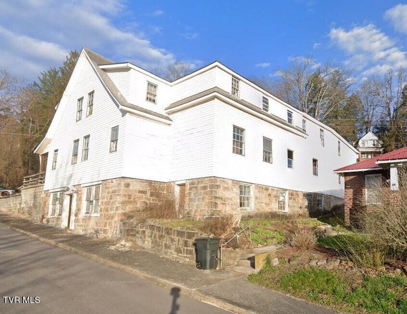Photo #3: 730 Virginia Avenue