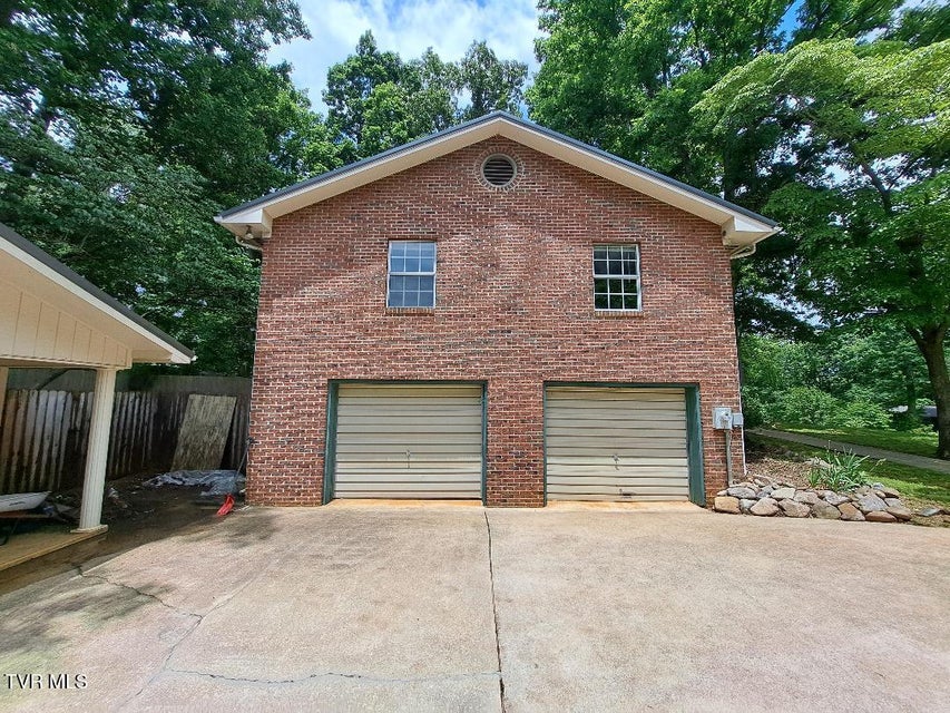 Photo #4: 226 Heritage Hills Drive
