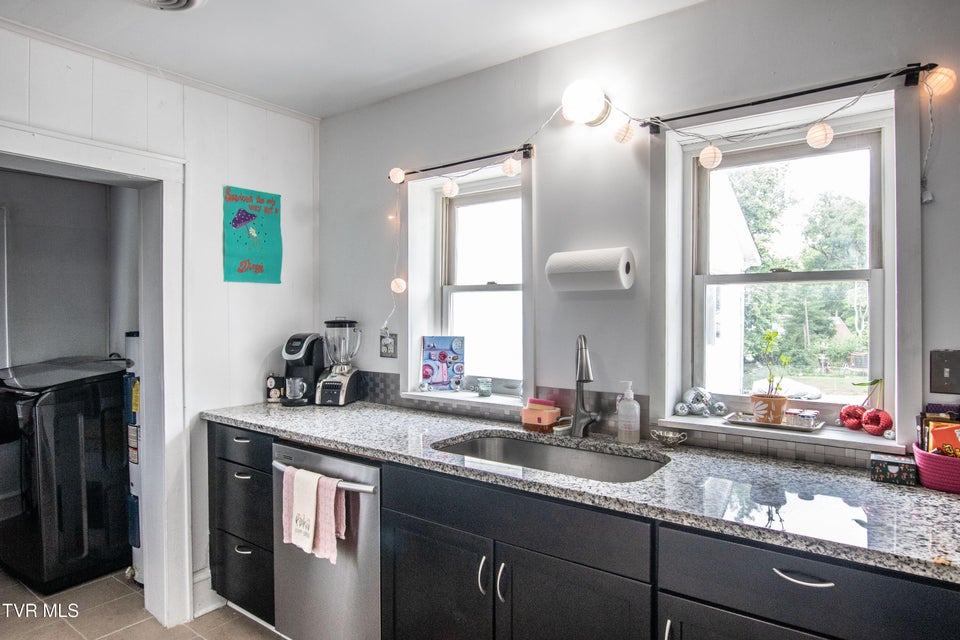 Photo #4: 1416 Cedar Street