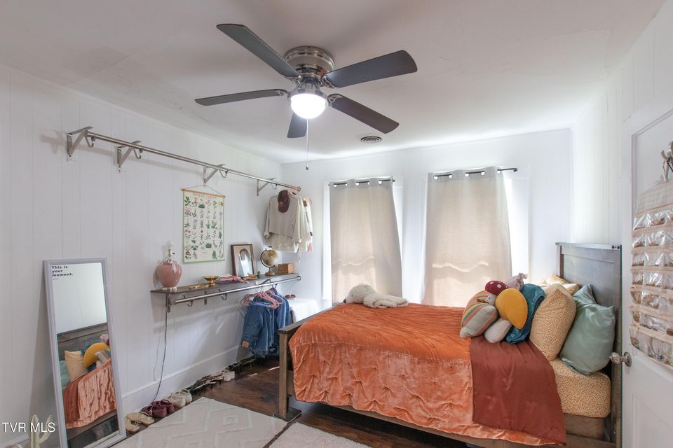 Photo #14: 1416 Cedar Street