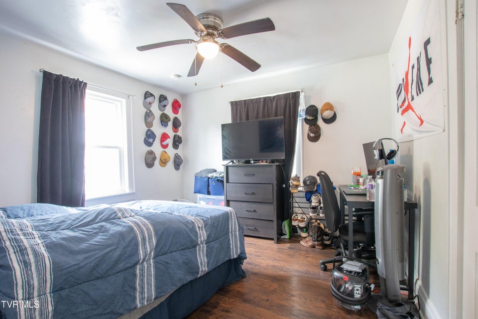 Photo #60: 1416 Cedar Street