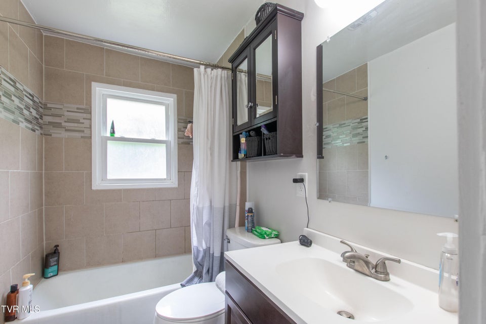Photo #67: 1416 Cedar Street
