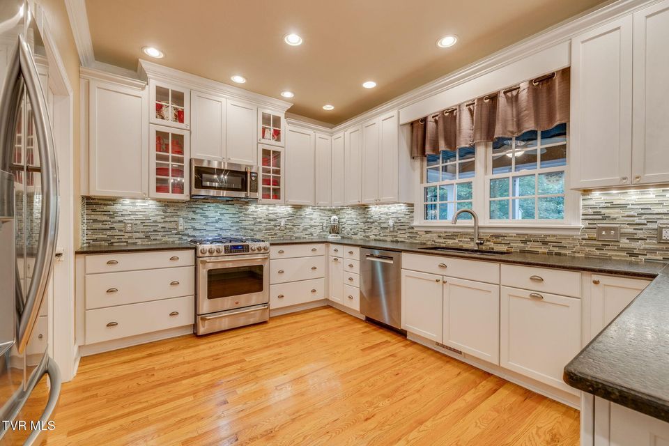 Photo #18: 117 Quail Heights Court