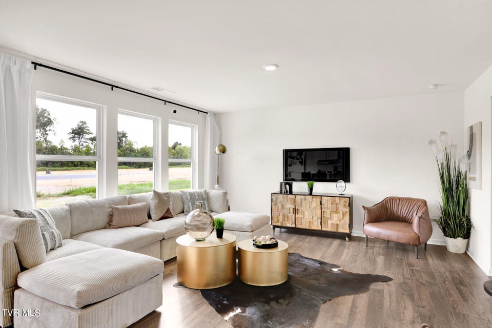 Photo #4: 1127 Aspen Terrace
