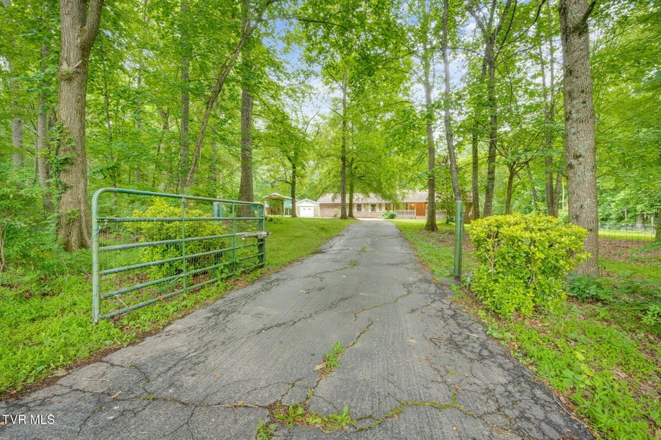 Photo #31: 631 Bowmantown Road