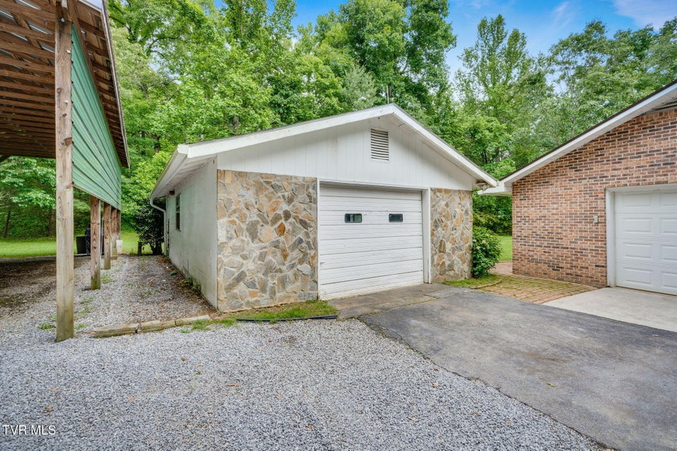 Photo #33: 631 Bowmantown Road