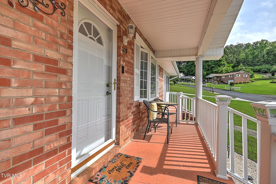 Photo #7: 205 Live Oak Drive