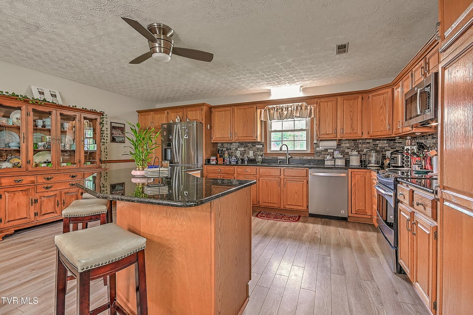 Photo #17: 205 Live Oak Drive