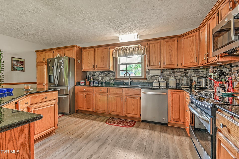 Photo #18: 205 Live Oak Drive