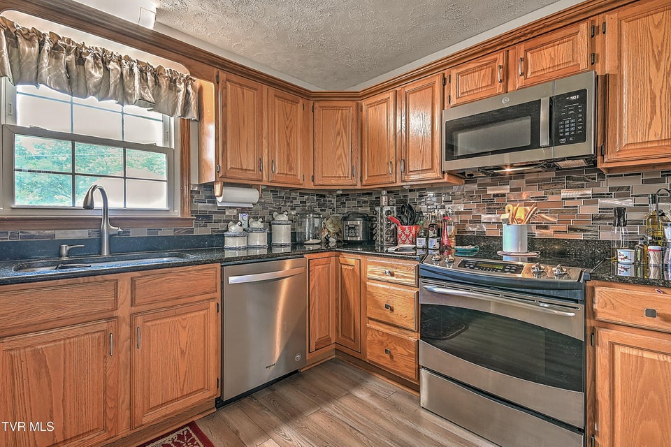 Photo #20: 205 Live Oak Drive
