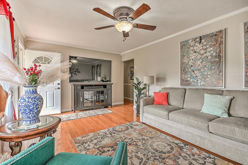 Photo #25: 205 Live Oak Drive