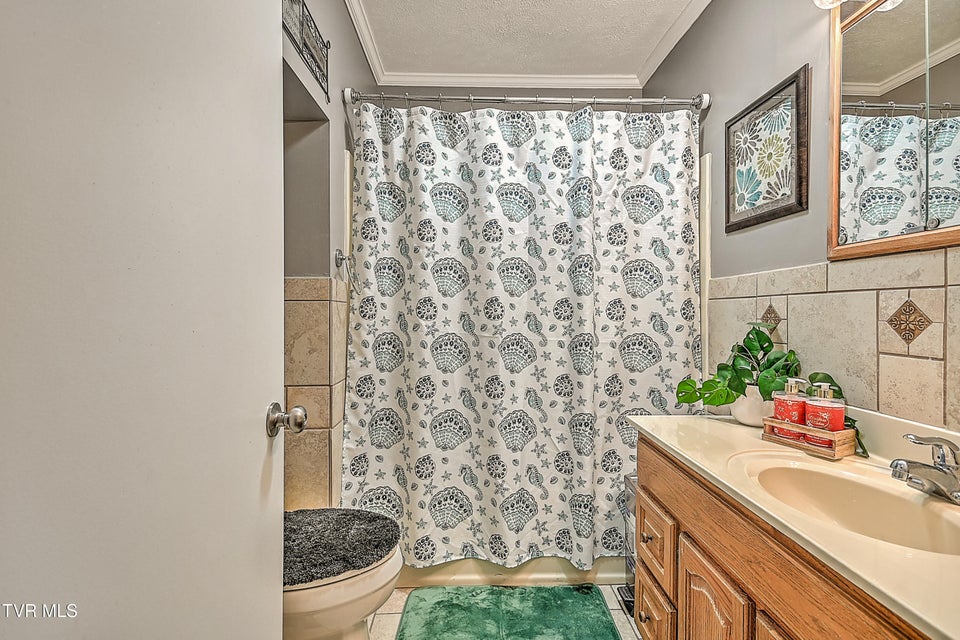 Photo #26: 205 Live Oak Drive