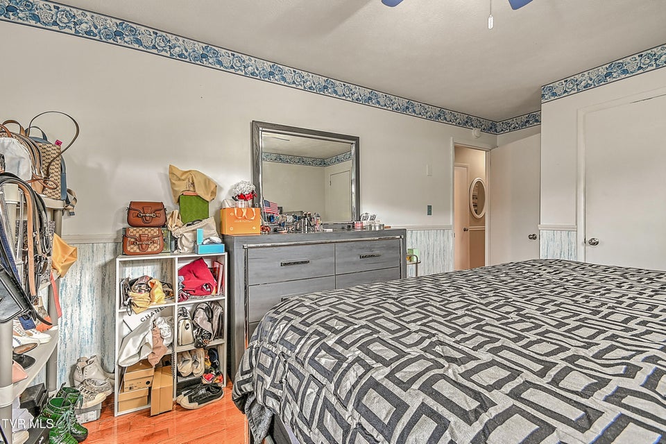 Photo #33: 205 Live Oak Drive