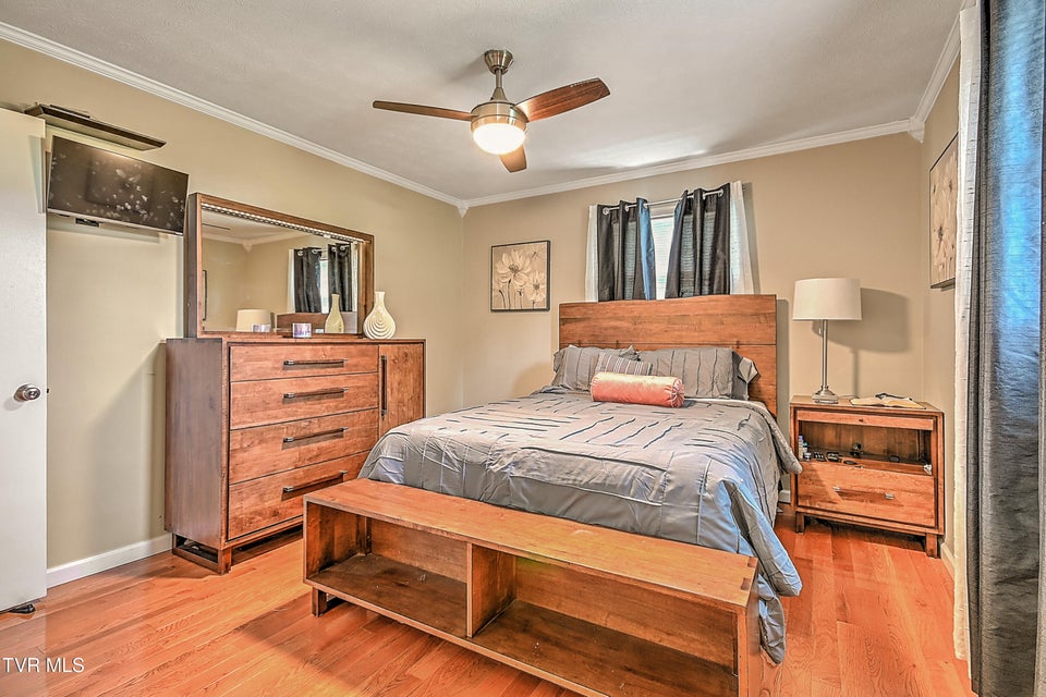 Photo #36: 205 Live Oak Drive