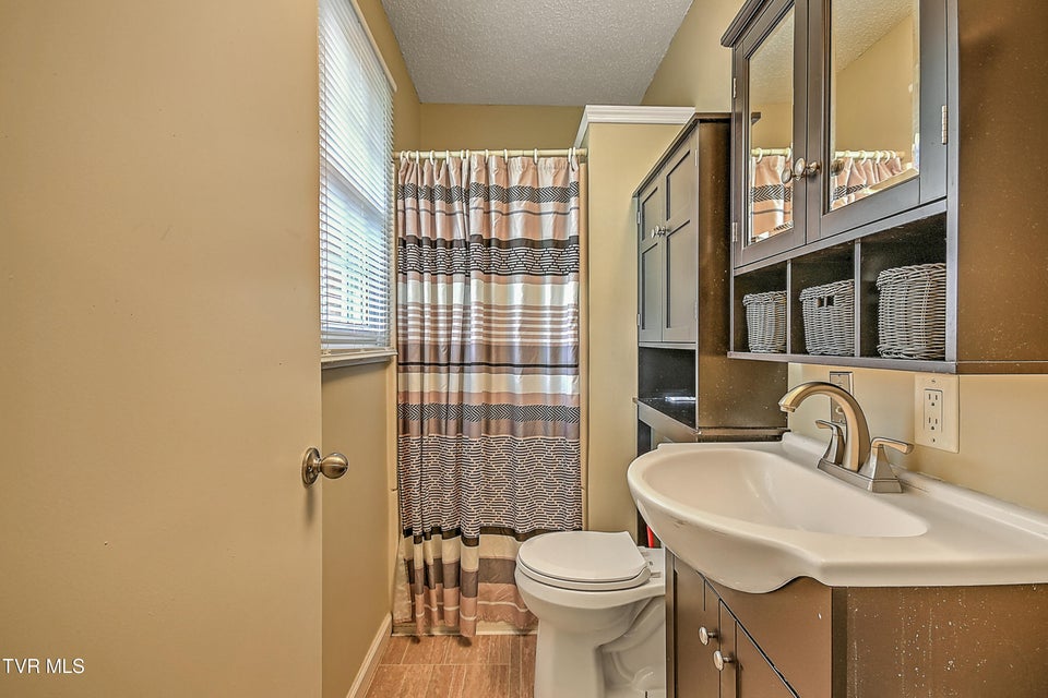 Photo #37: 205 Live Oak Drive