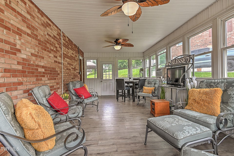 Photo #39: 205 Live Oak Drive