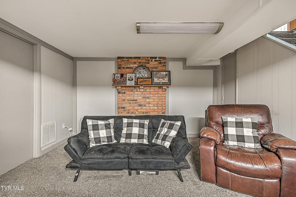 Photo #44: 205 Live Oak Drive