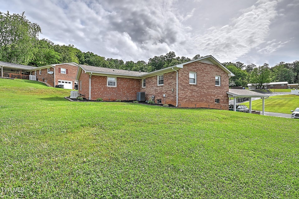 Photo #58: 205 Live Oak Drive