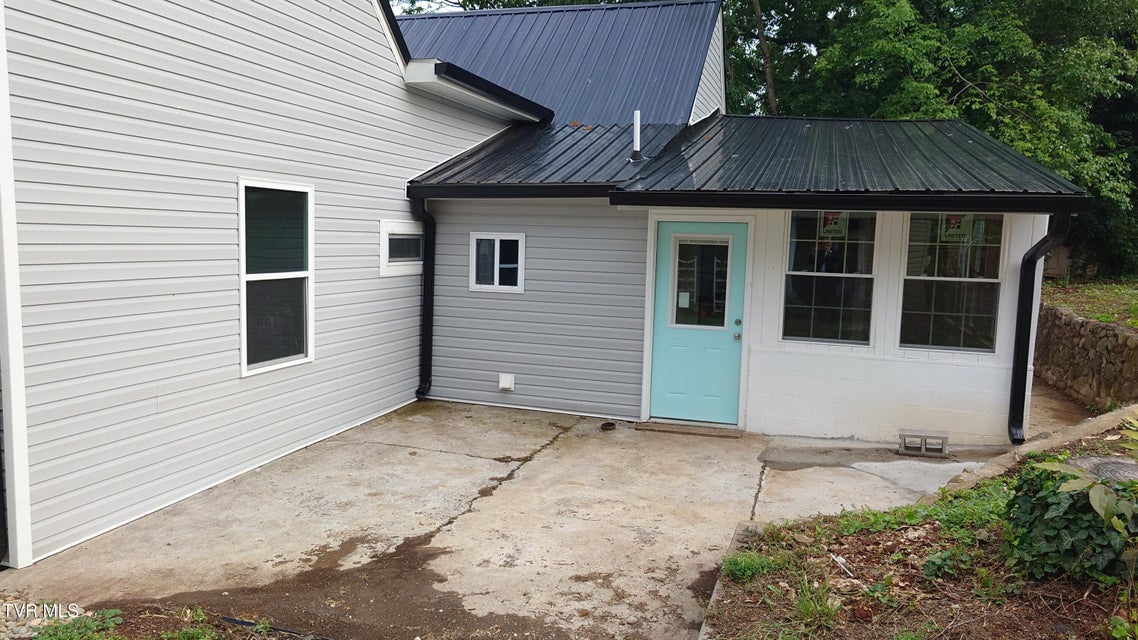 Photo #8: 616 6th Street