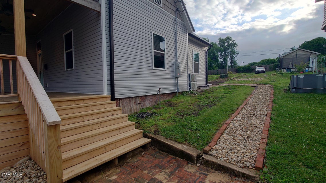 Photo #6: 616 6th Street
