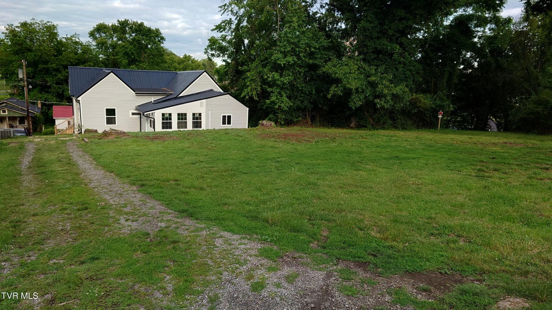 Photo #4: 616 6th Street