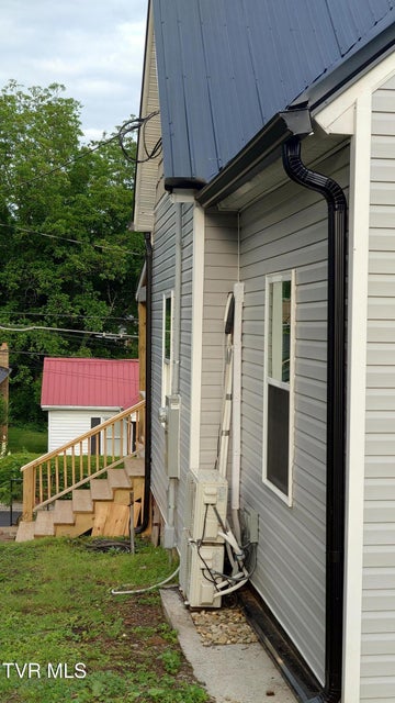 Photo #7: 616 6th Street