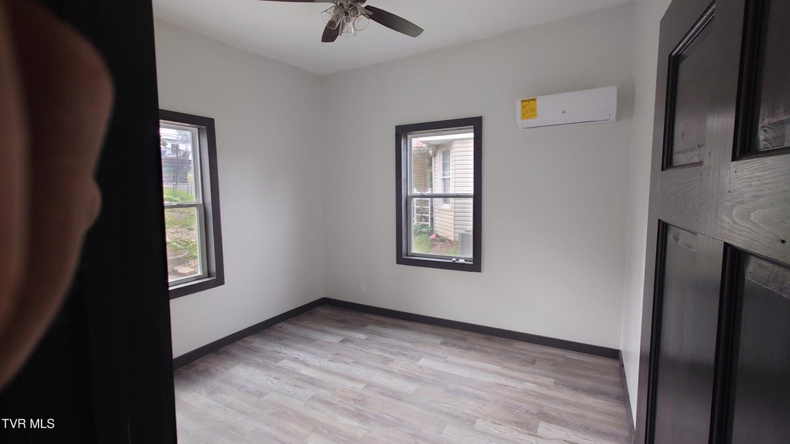 Photo #27: 616 6th Street