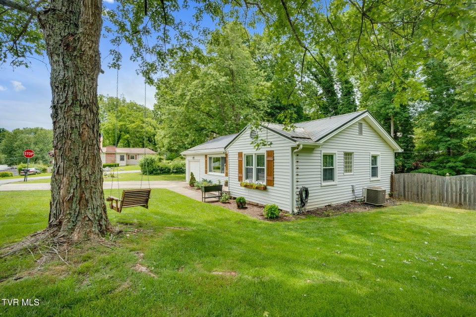 Photo #3: 2300 Stuart Drive