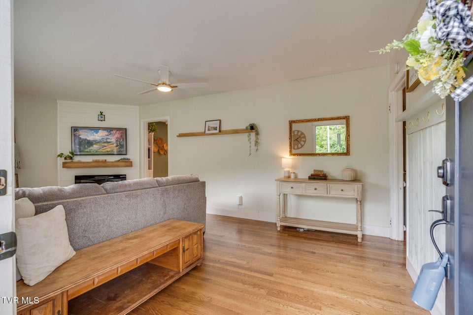 Photo #4: 2300 Stuart Drive