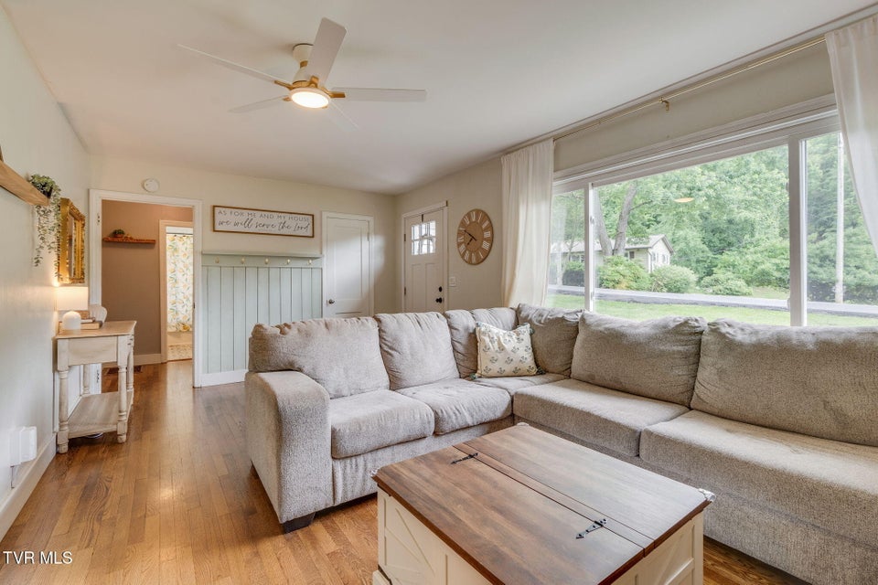 Photo #6: 2300 Stuart Drive