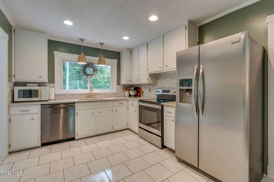 Photo #9: 2300 Stuart Drive