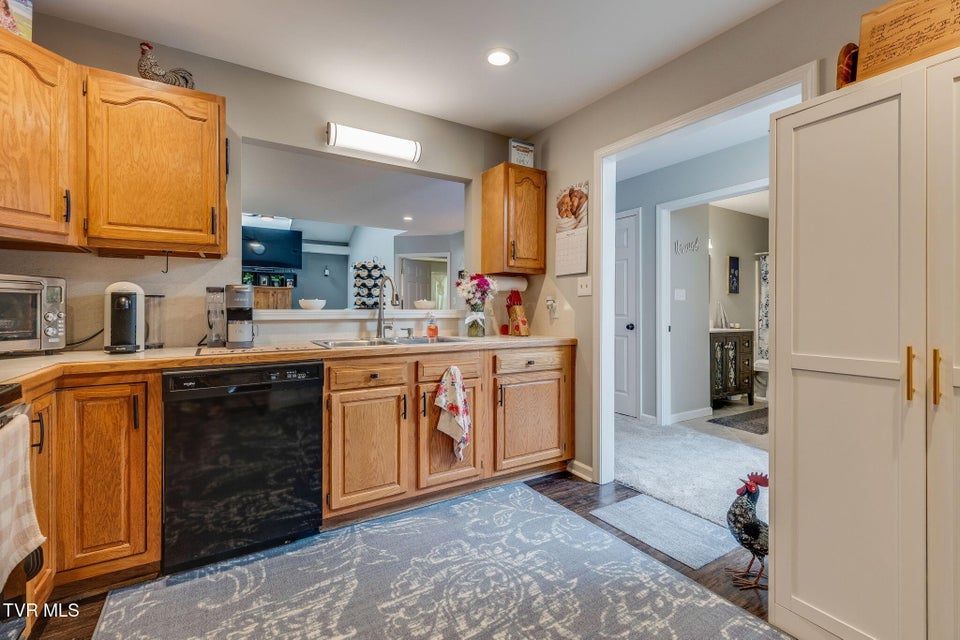Photo #13: 322 Arbor Terrace