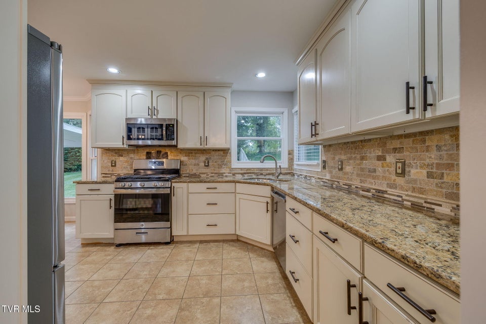 Photo #14: 3424 Berkshire Circle