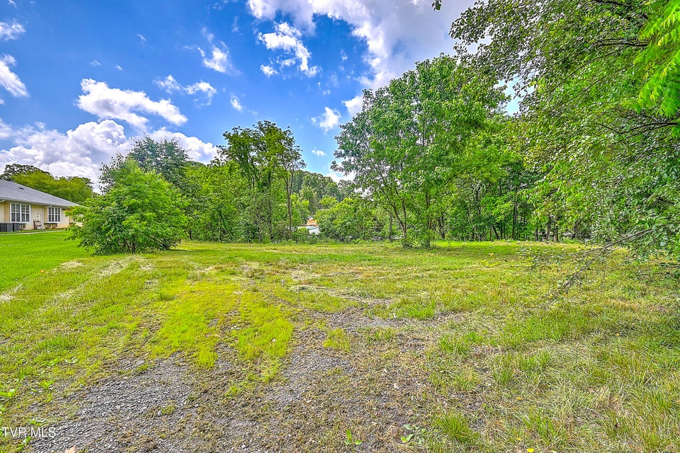 Photo #8: 850 Meadow View Road