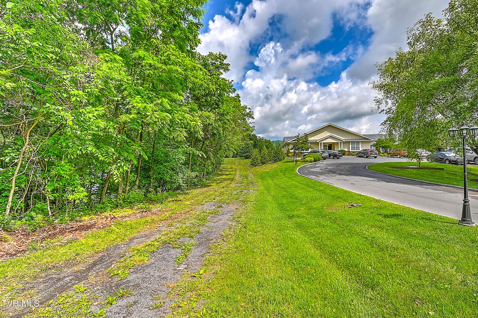 Photo #9: 850 Meadow View Road