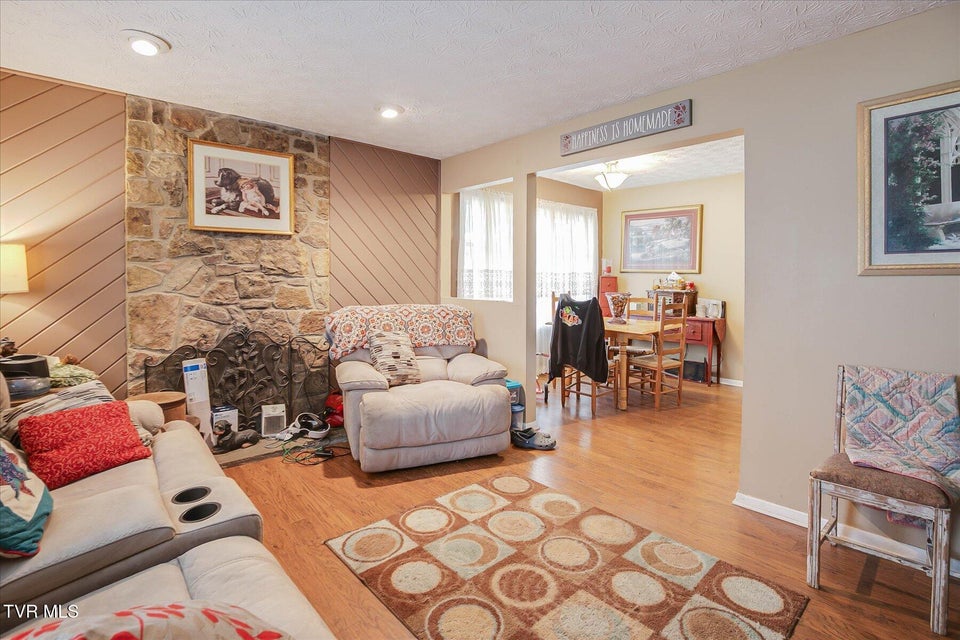 Photo #7: 1621 Barnes Street