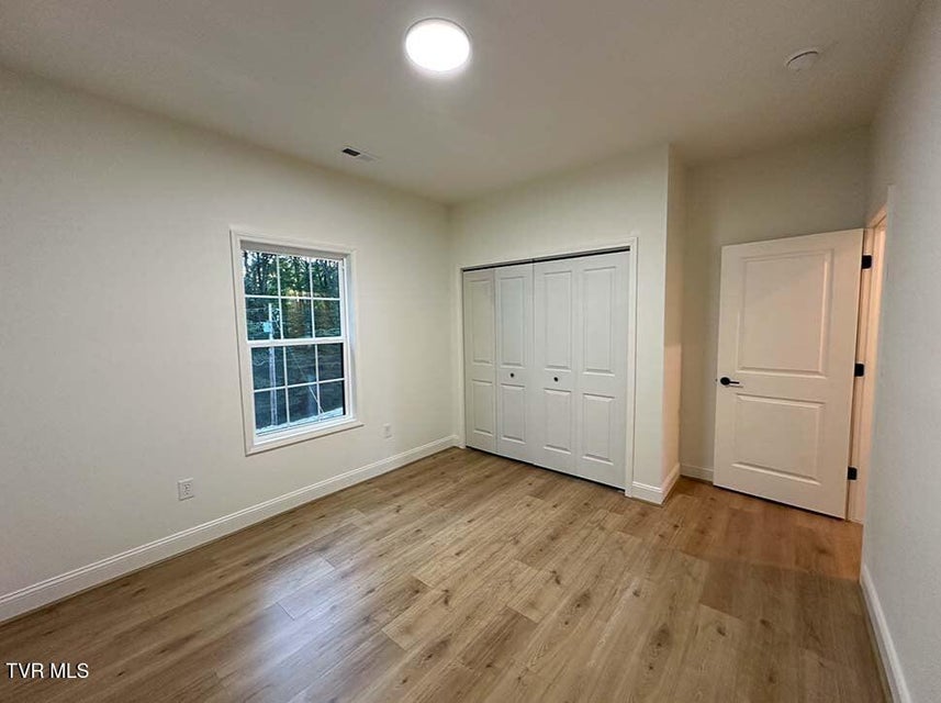 Photo #12: 172 Elbert Way