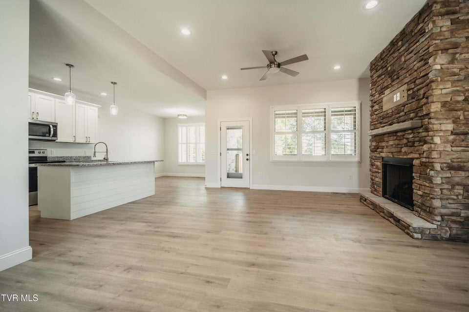 Photo #6: 3107 Bridgewater Boulevard
