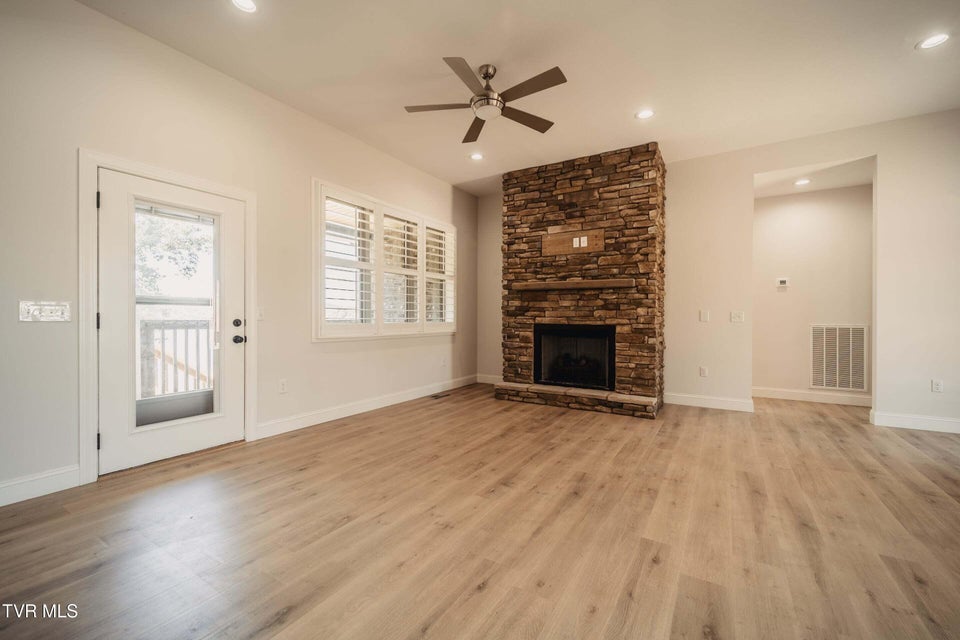 Photo #8: 3107 Bridgewater Boulevard