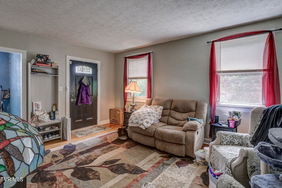 Photo #5: 1321 Pineola Avenue