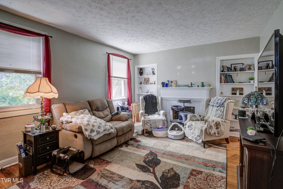 Photo #6: 1321 Pineola Avenue