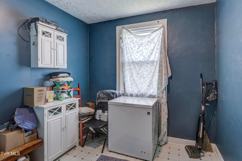 Photo #7: 1321 Pineola Avenue