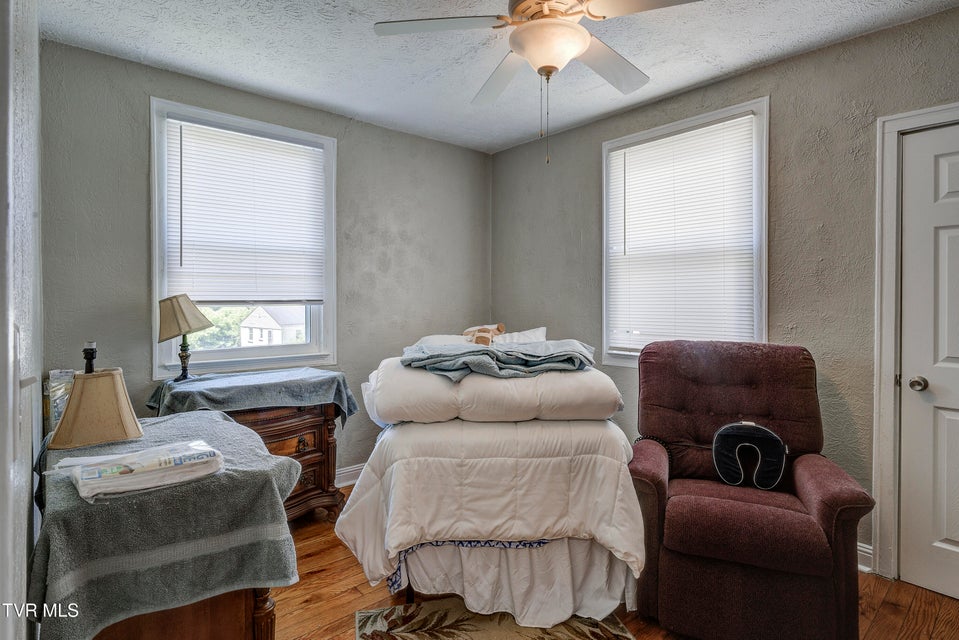 Photo #16: 1321 Pineola Avenue