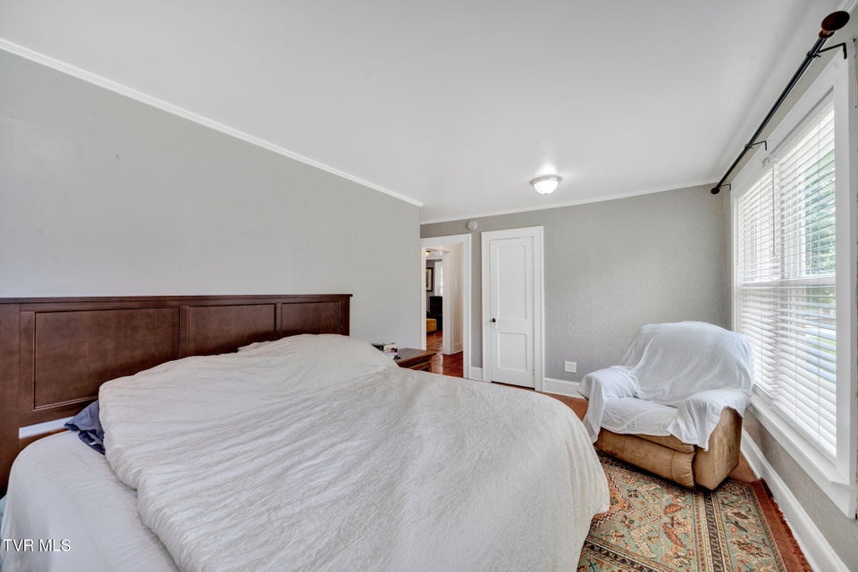 Photo #12: 806 Johnson Avenue