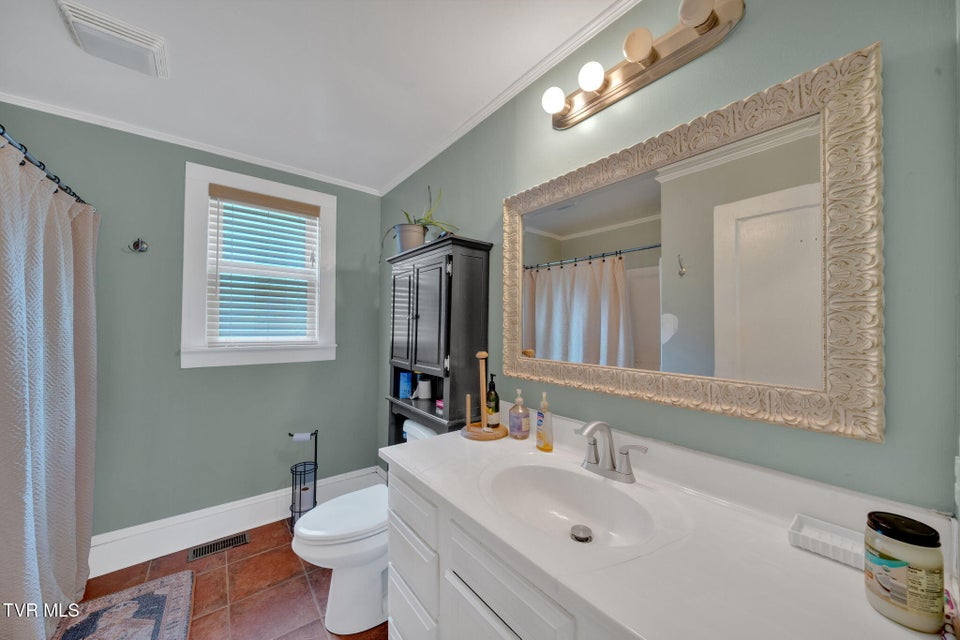 Photo #15: 806 Johnson Avenue