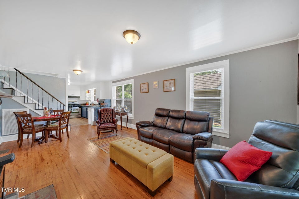 Photo #6: 806 Johnson Avenue