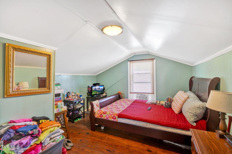 Photo #19: 806 Johnson Avenue