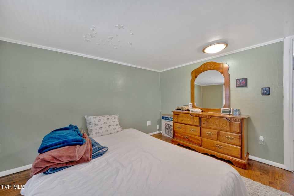 Photo #23: 806 Johnson Avenue