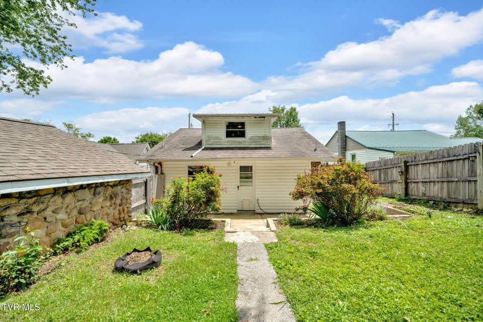 Photo #25: 806 Johnson Avenue