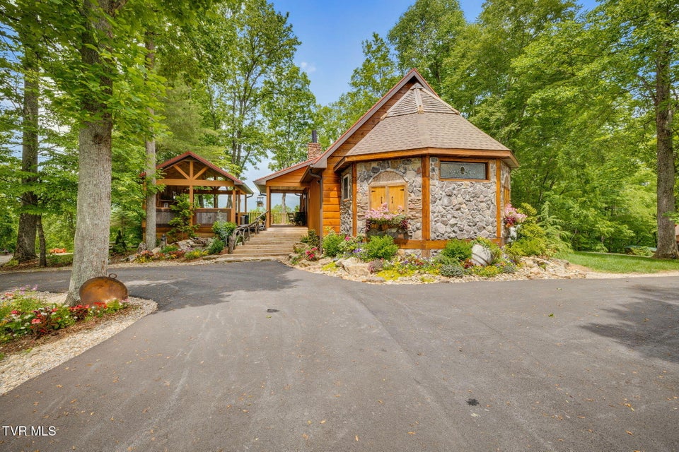 Photo #2: 438 Willow Springs Road